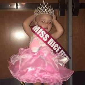 Meet your Posher, Cynthia